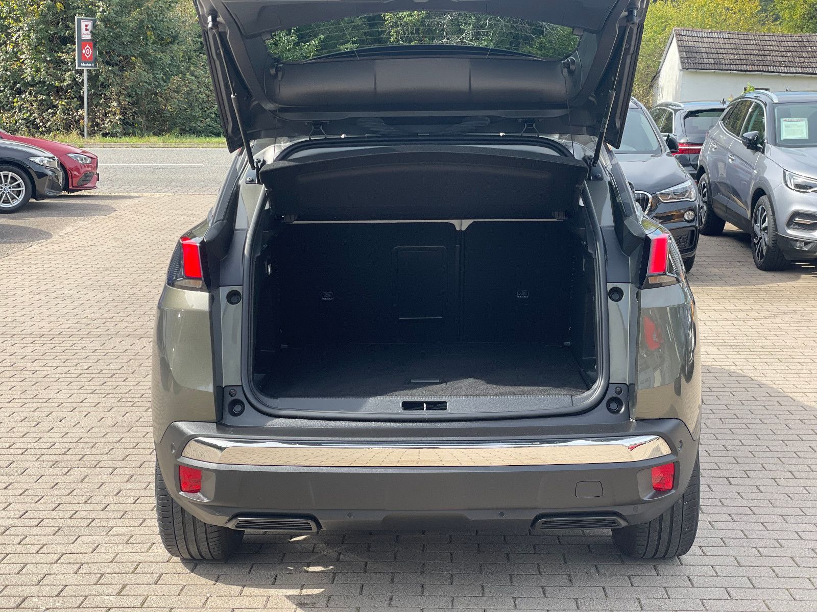 PEUGEOT 3008, 2016, Benzin, 131 PS