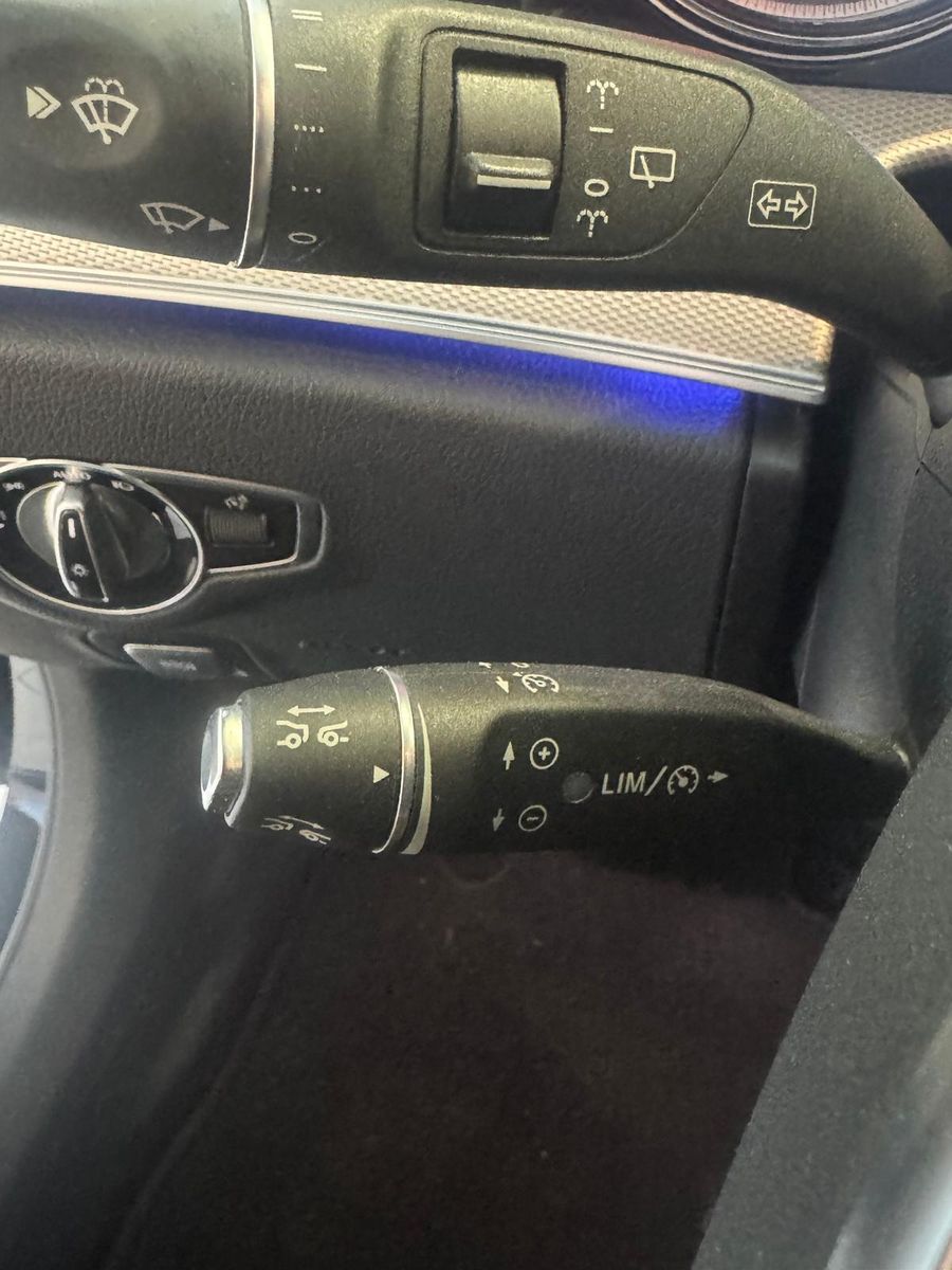 Fahrzeugabbildung Mercedes-Benz E 400 T-Modell 4Matic/LED/PANORAMA/AMG-LINE/NAVI