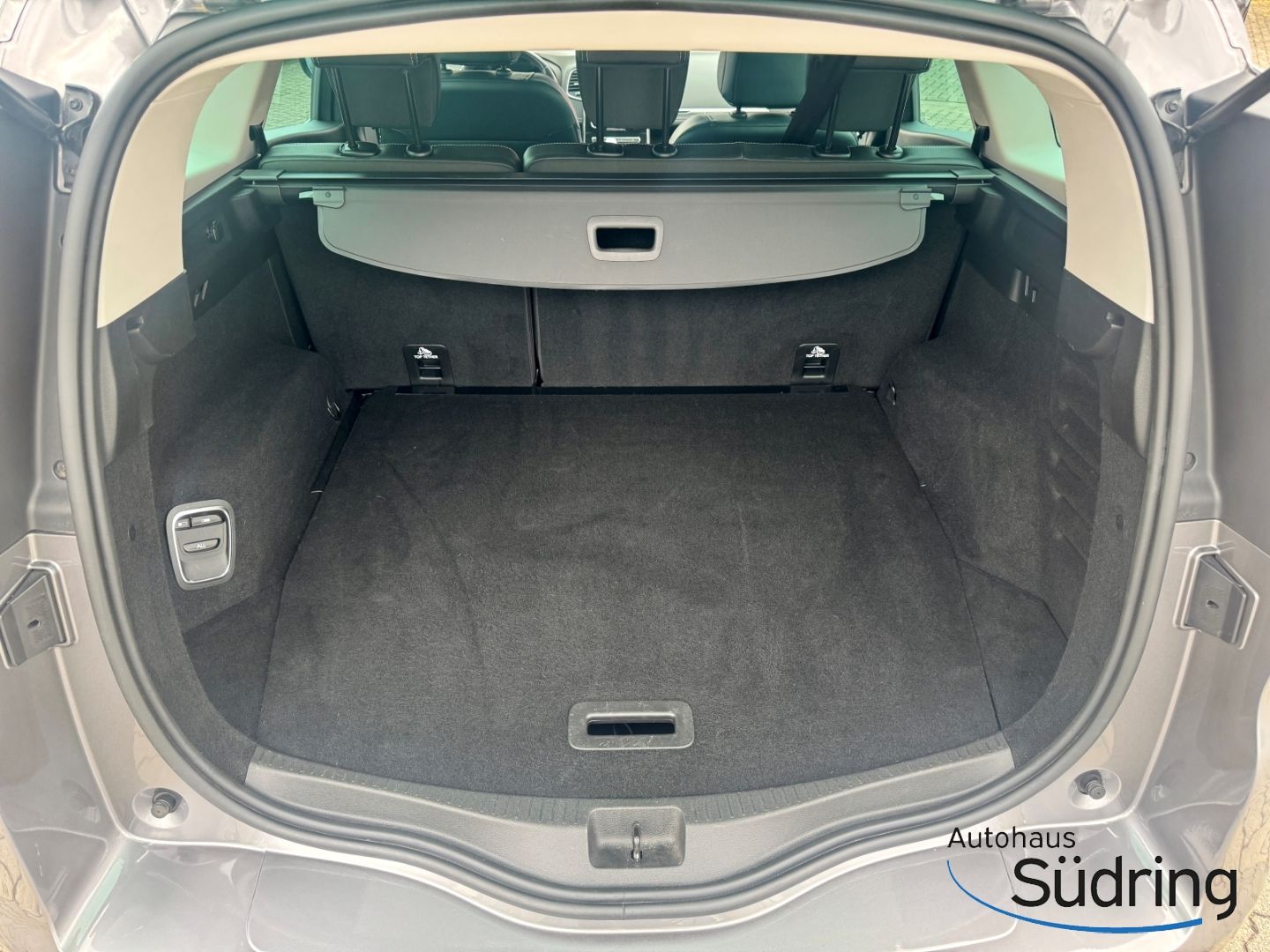 Scenic 1,3 TCe Energy Grand BOSE Edition Navi