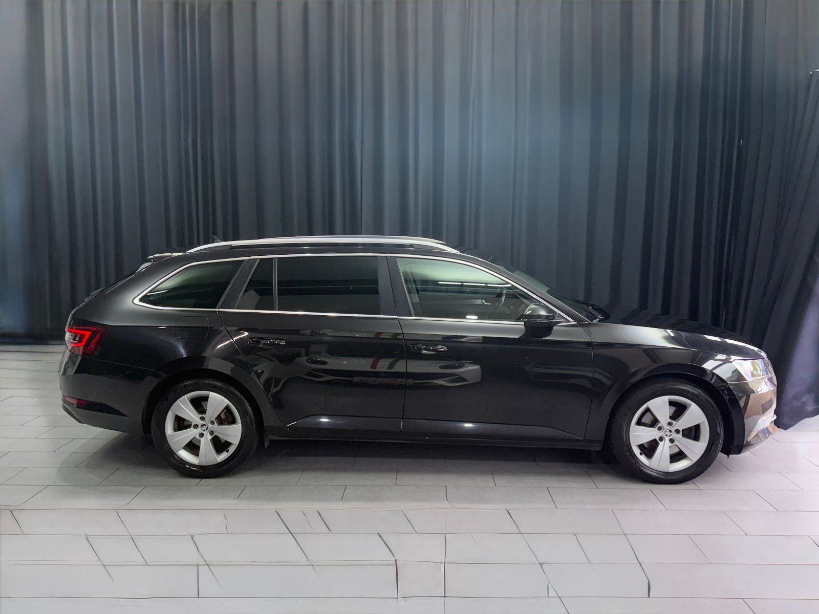 Fahrzeugabbildung SKODA Superb Combi Style |DSG|NAVI|MEMORY|ACC