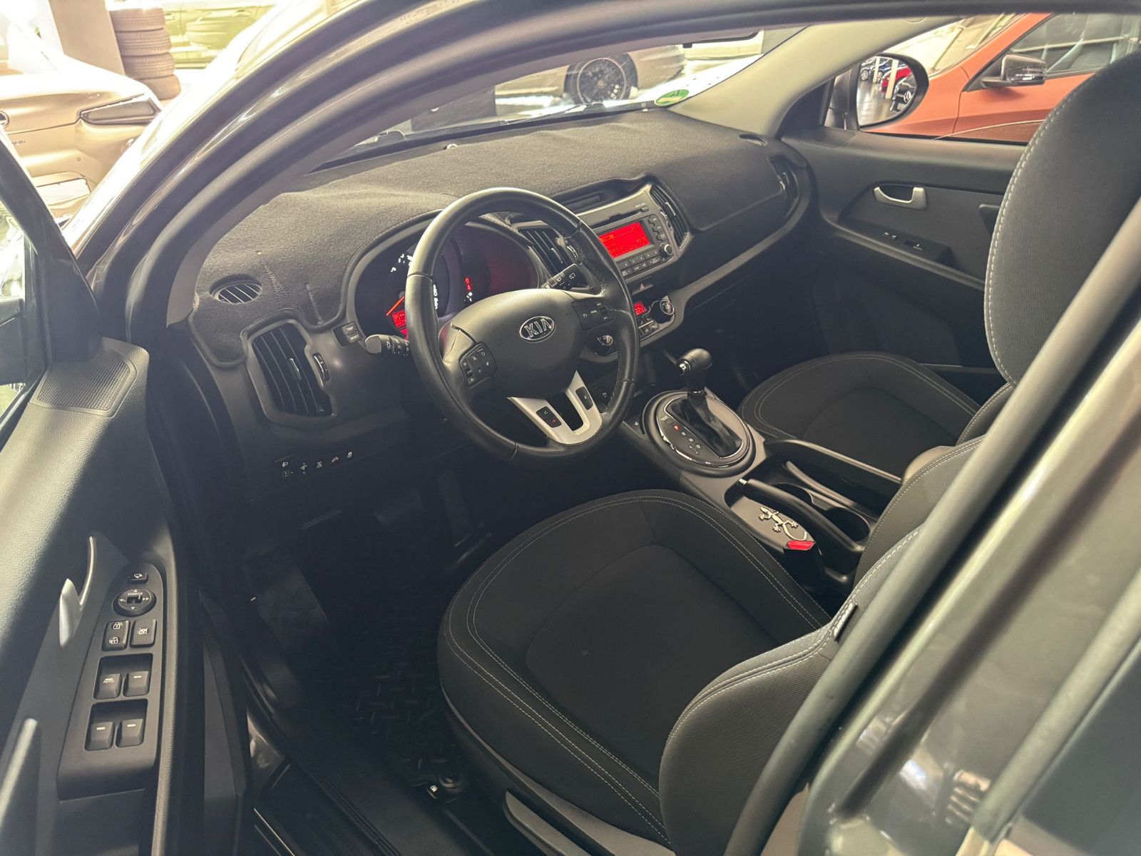 Kia Sportage 2.0 VISION 4WD AUTOMATIK UNFALLFREI 1H