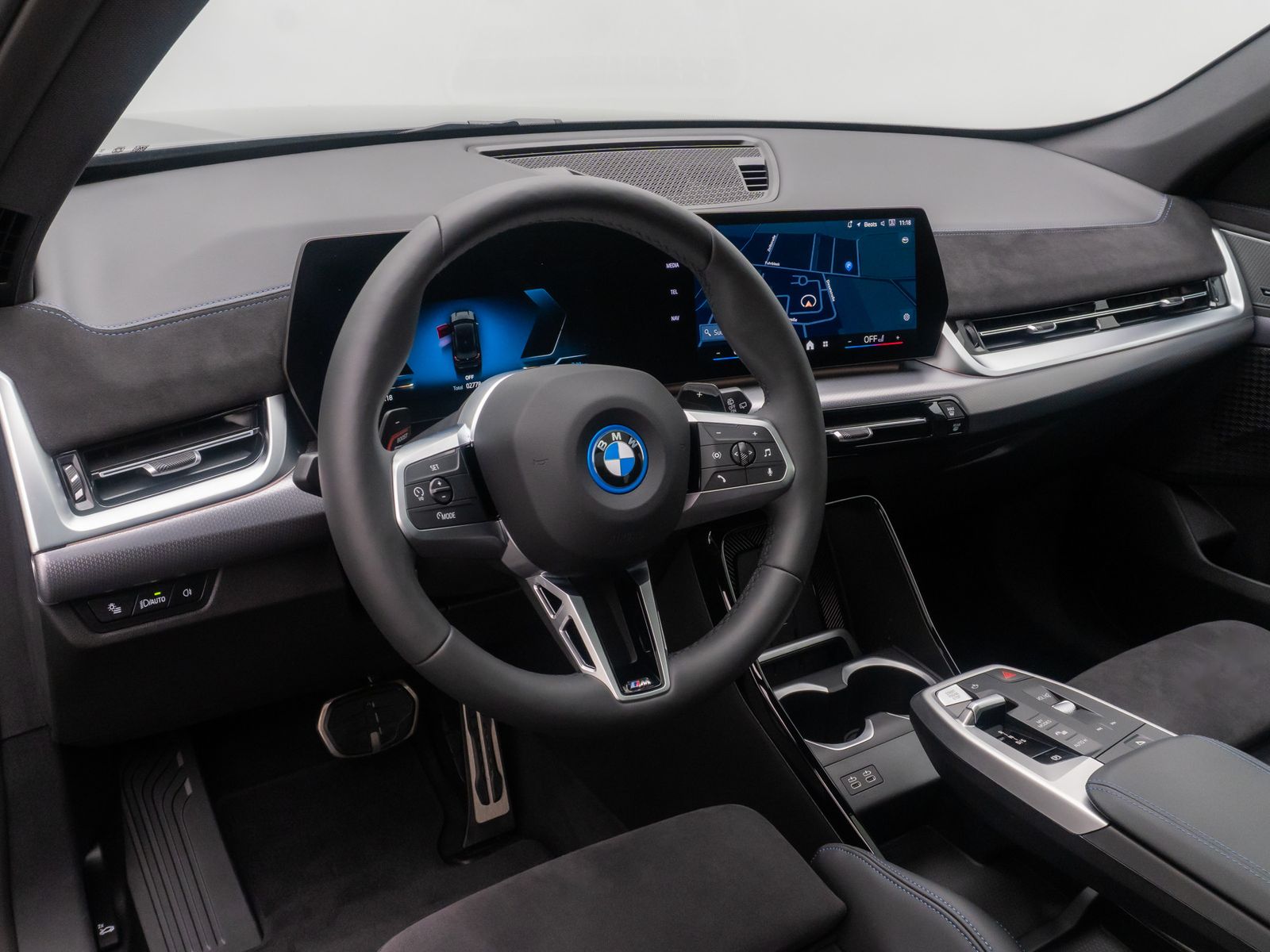 Fahrzeugabbildung BMW X1 xD25e M Sport H/K Kamera Panorama DAB Memory