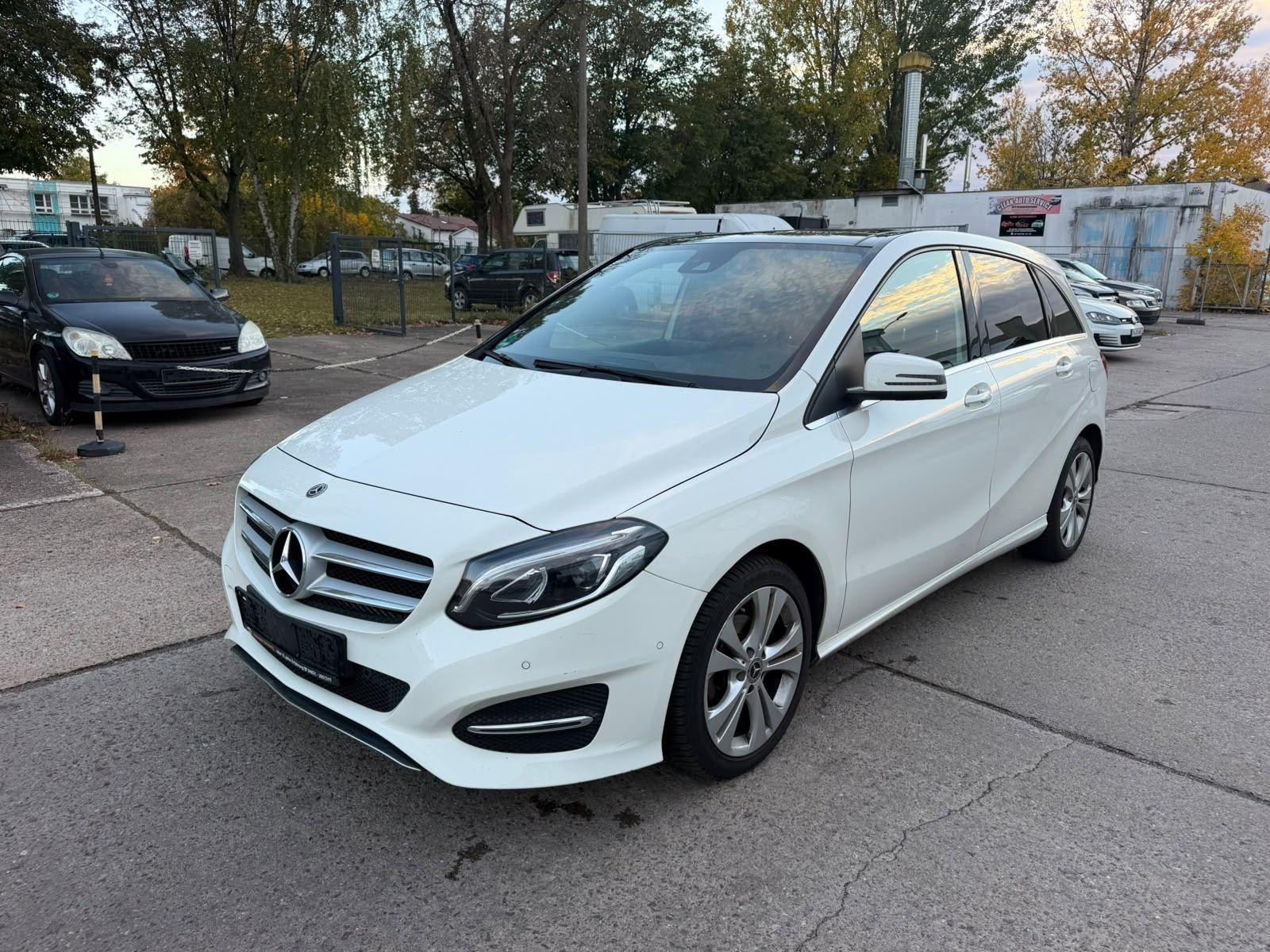 Mercedes-Benz B 180