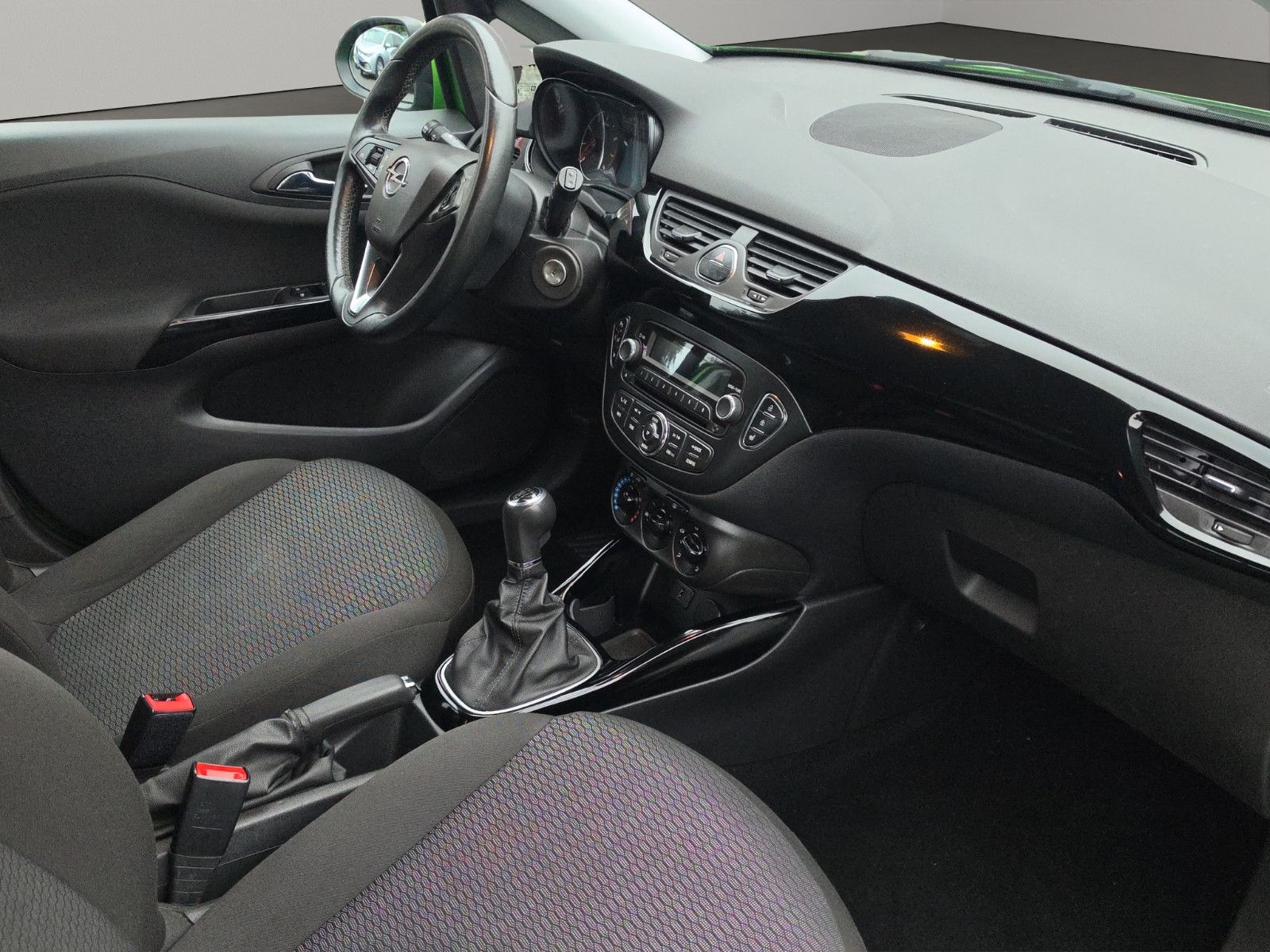 Fahrzeugabbildung Opel Corsa E Active
