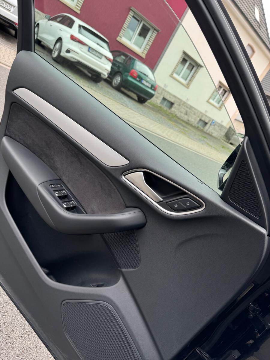Audi Q3 2.0 TFSI quattro S line | S tronic | Led
