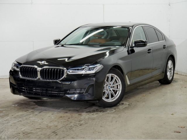 BMW 530i Sport Facelift LCI Laser HUD Kamera Sound