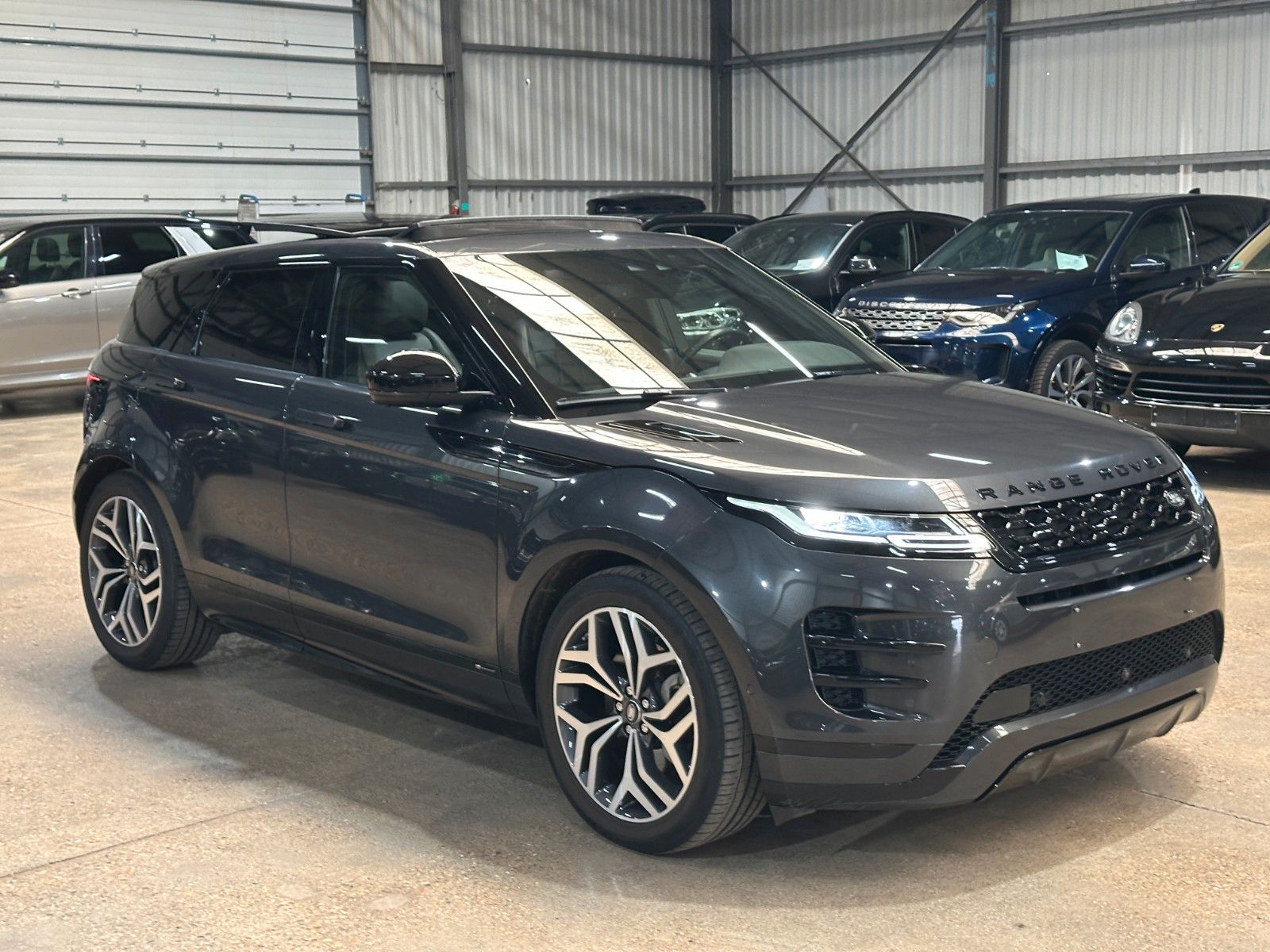 Land Rover Range Rover Evoque R-Dynamic SE imagem 3