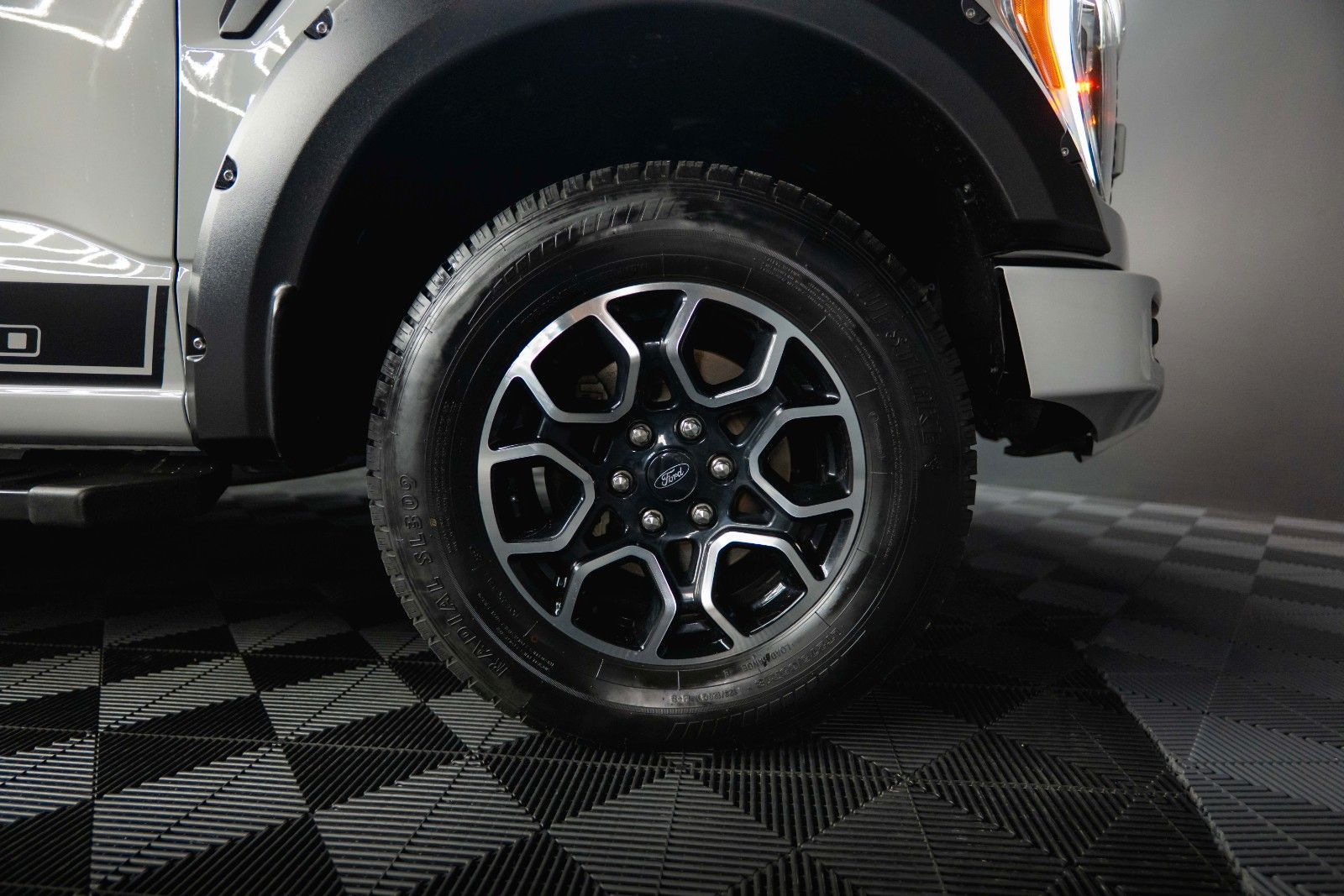 Fahrzeugabbildung Ford F150 3.5L V6 PowerBoost RAPTOR Twin-Turbo 4x4