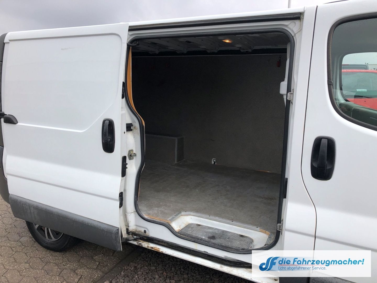 Fahrzeugabbildung Renault Trafic Kasten L2H1 2,9t 2.0 dCi *EXPORT