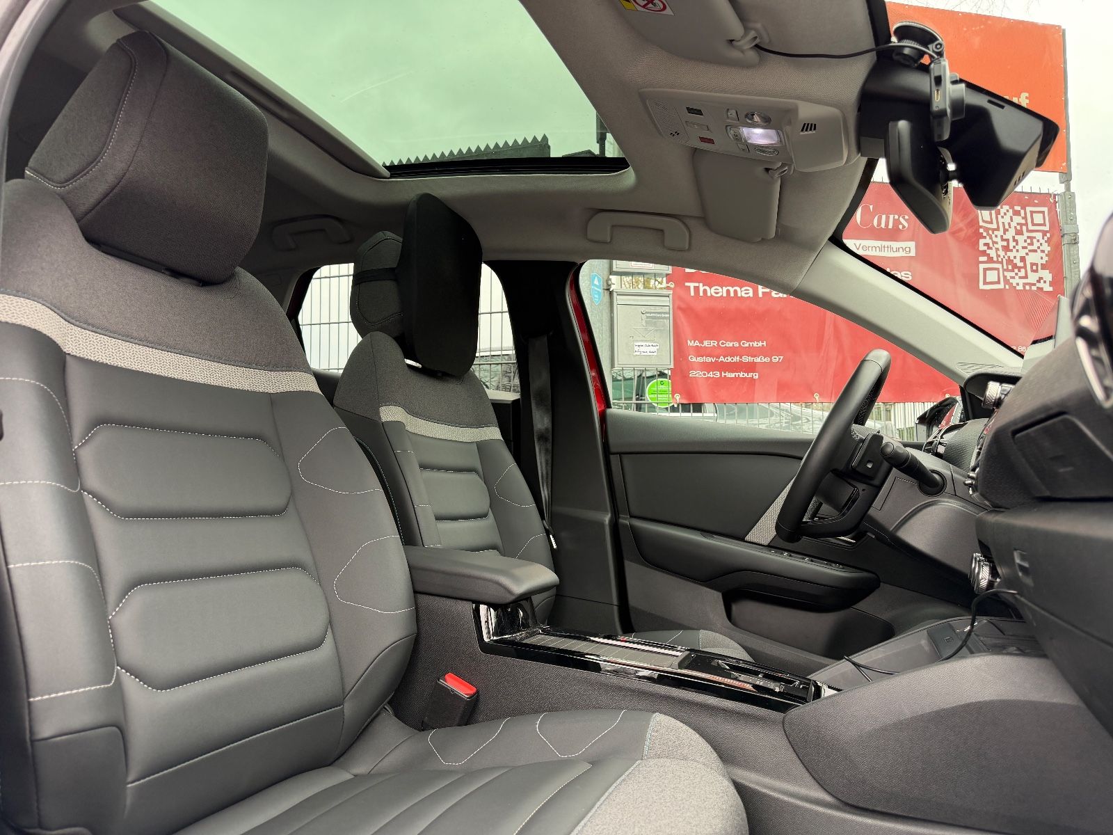 Fahrzeugabbildung Citroën C4 Lim. Max*PANO*HEADUP*KAMERA*TEILLEDER*PDC*ALU