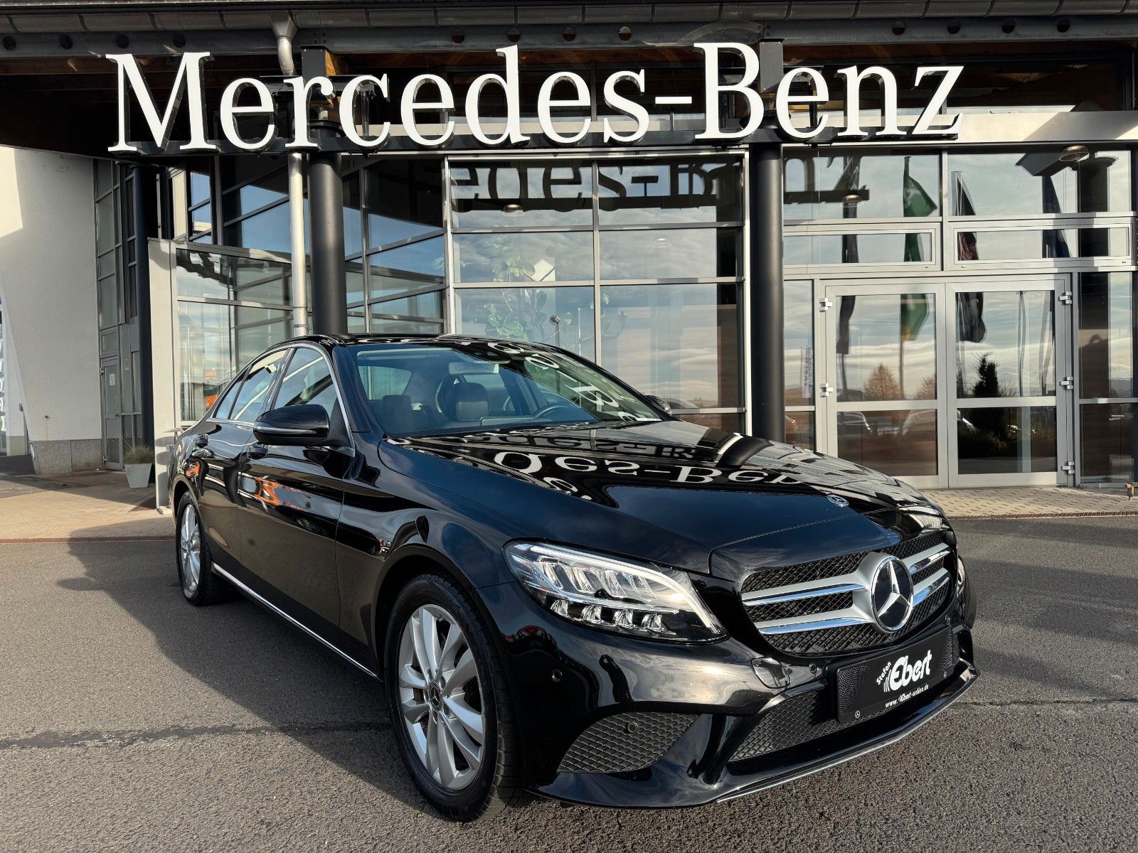 Fahrzeugabbildung Mercedes-Benz C 200 C Limousine+Avantgarde+AHK+RFK+TotW