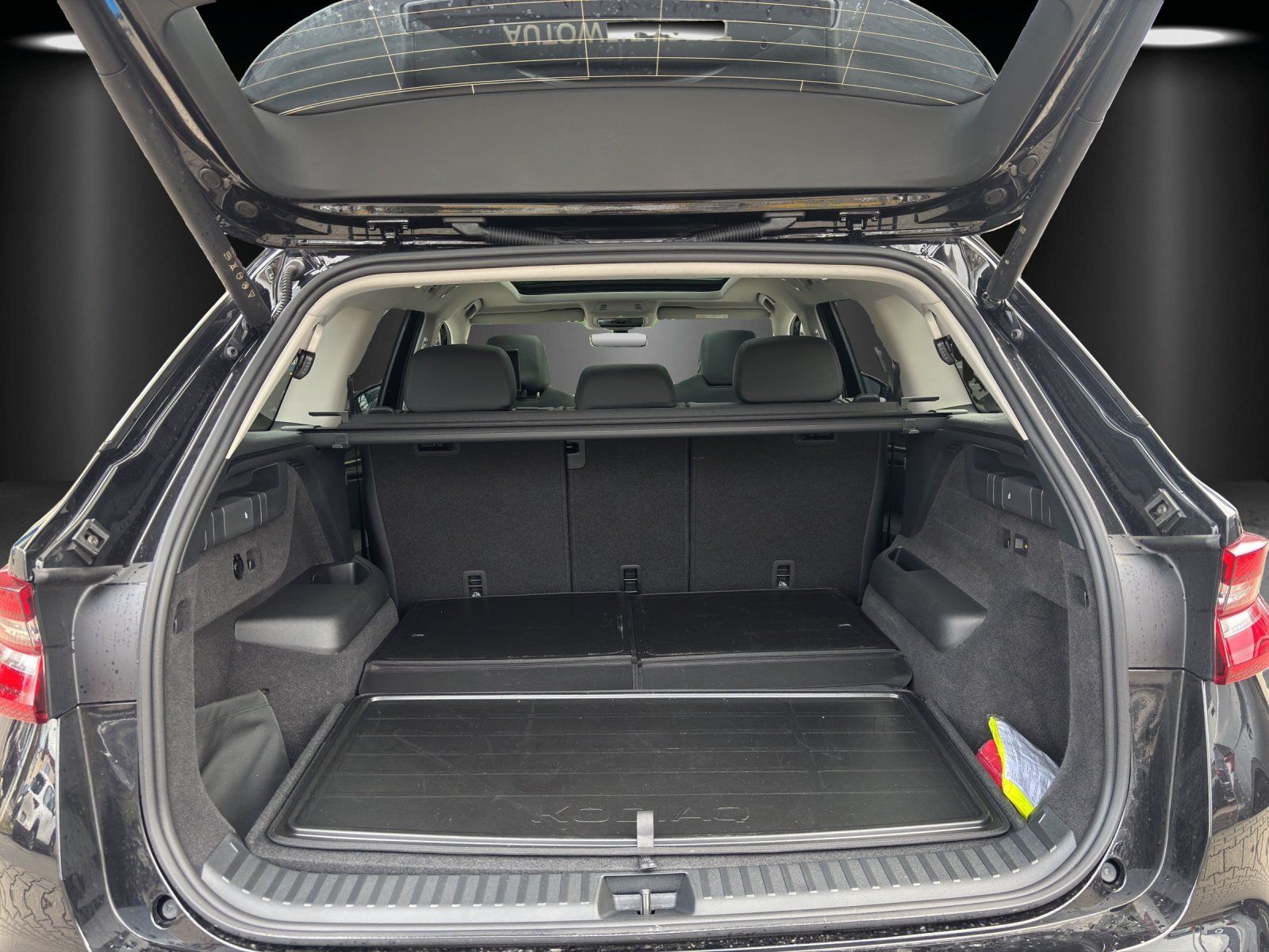 Fahrzeugabbildung SKODA Kodiaq Selection 2,0TDI 142kWDSG4x4 AHK/HUD/Pano