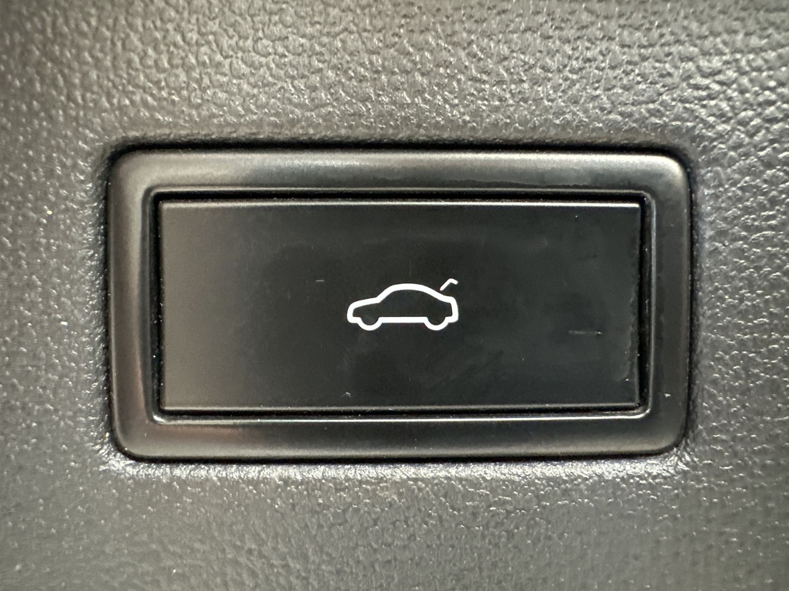 Fahrzeugabbildung Volkswagen Tiguan Allspace 2.0 TDI 4M CL DSG NAV+SHZ+AHK+AC
