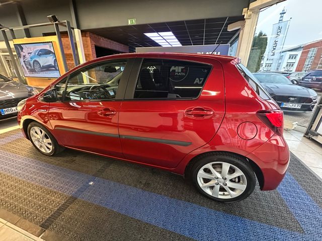 Toyota Yaris Club Hybrid *PANO*