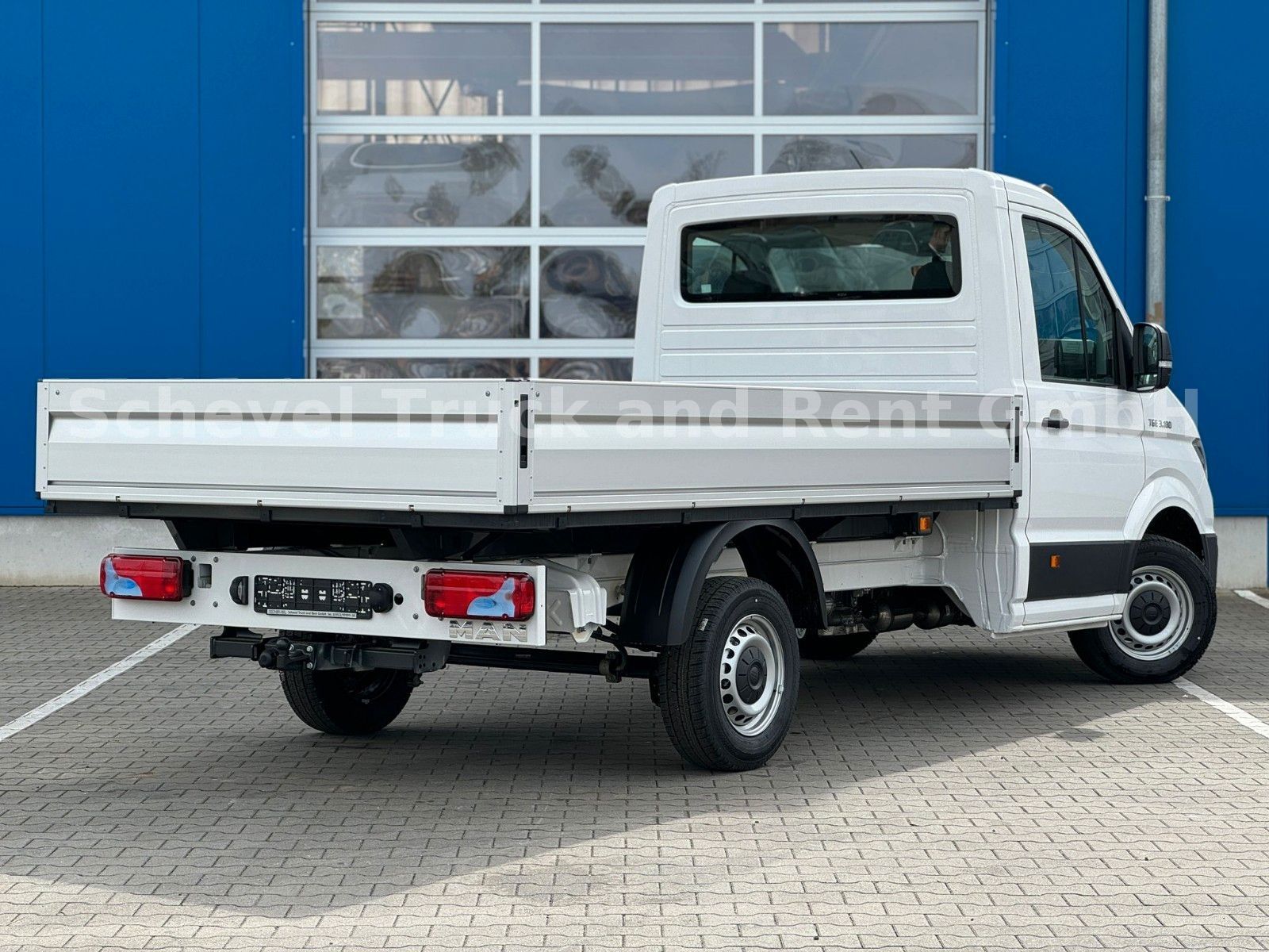 Fahrzeugabbildung MAN TGE 3.180 4x2 Pritsche Automatik, AhK, AppleCar