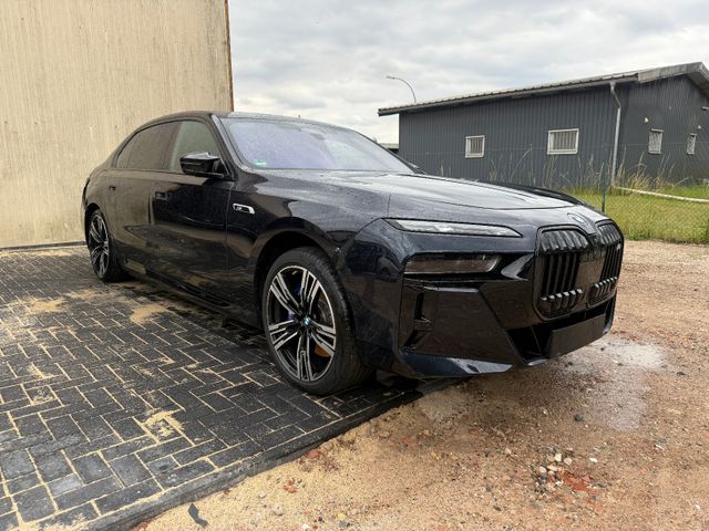 BMW M760 Baureihe 7 Lim M760 e xDrive VOLL!!!!