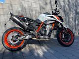 KTM 890 Duke R  Akra / Track Pack / Extras  - KTM 890 DUKE