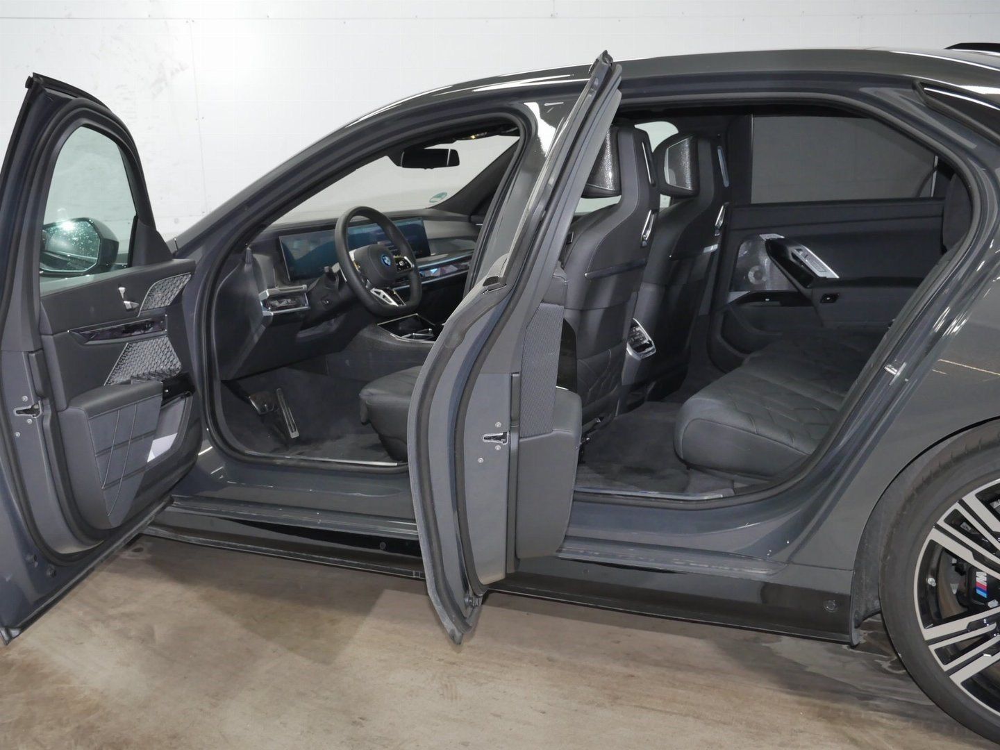 BMW i7 xDrive60 Limo M Sport Pro || AHK Autobahnass imagem 3