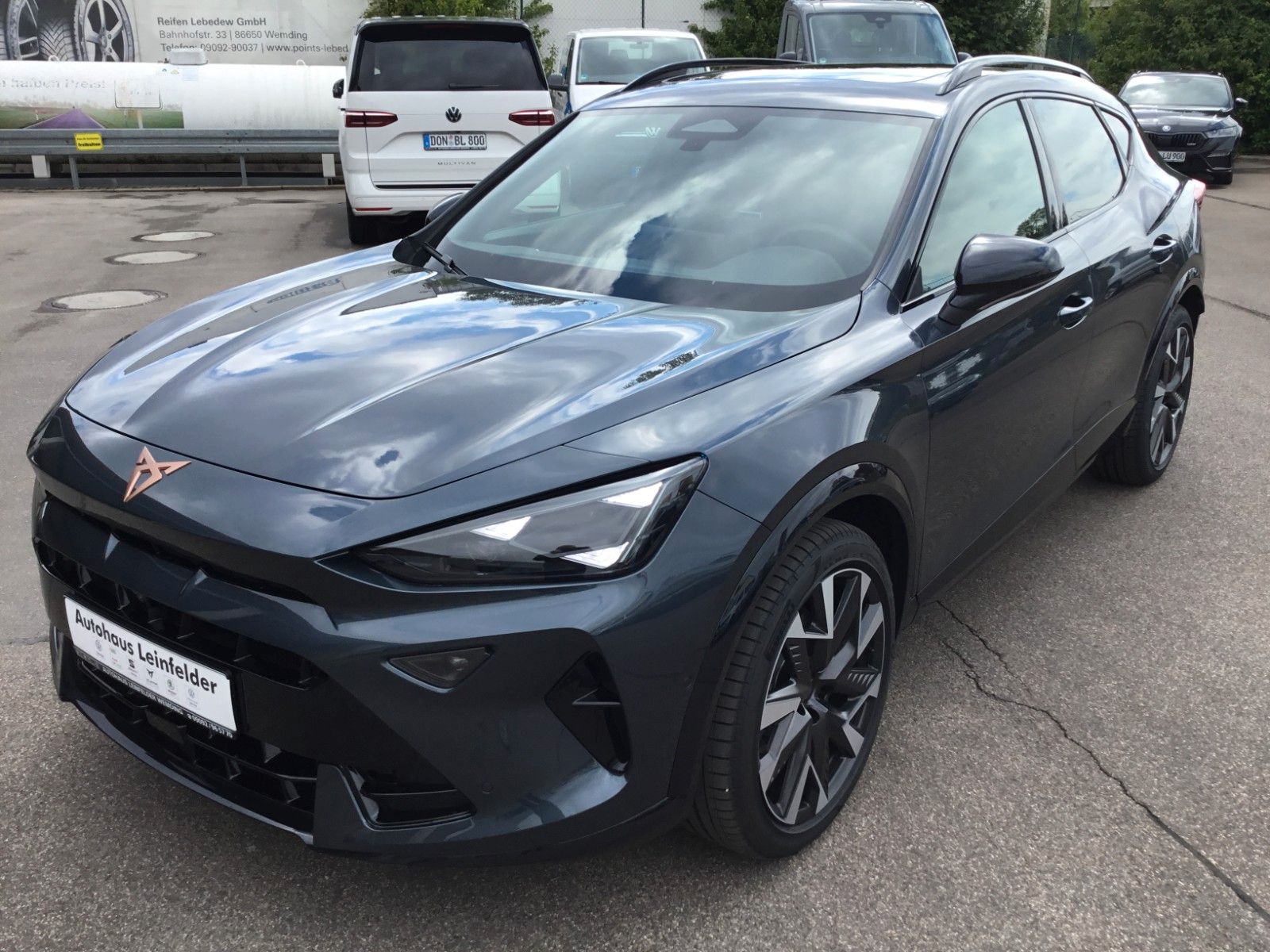 Fahrzeugabbildung CUPRA Formentor 2.0 TSI DSG 4WD+Pano+Matrix+AHK+19"
