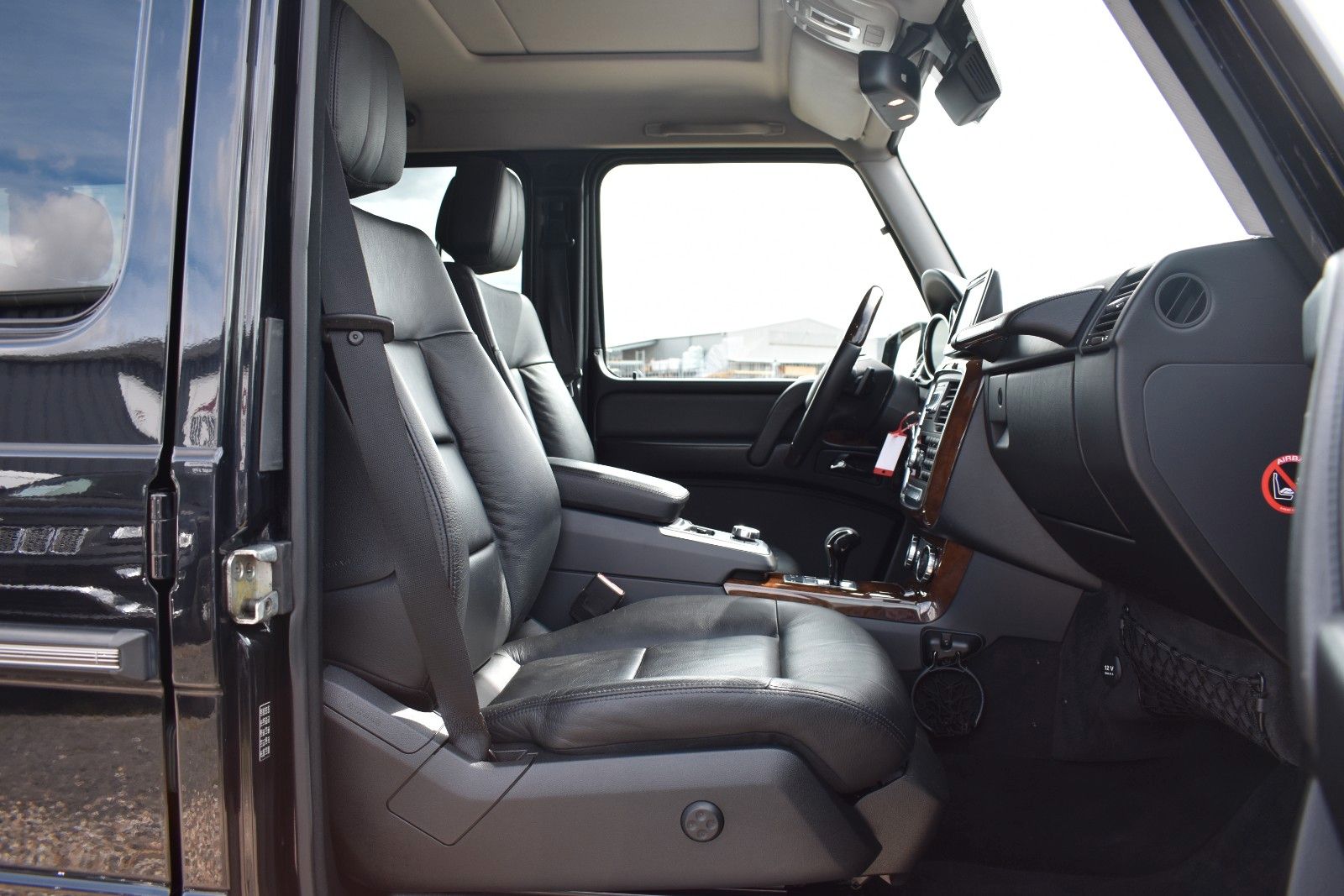 Fahrzeugabbildung Mercedes-Benz G 500 V8 1.HAND/AHK/SD/LEDER/KAMERA/TOTWINKEL