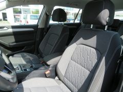 VW Passat Variant 2.0 TDI Business DSG LED Nav digi VW Passat Variant 2.0 TDI Business DSG LED Nav digi