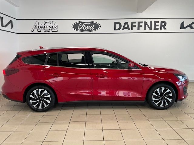 Fahrzeugabbildung Ford Focus Turnier Titanium 1.0 EcoBoost Mild-Hybrid