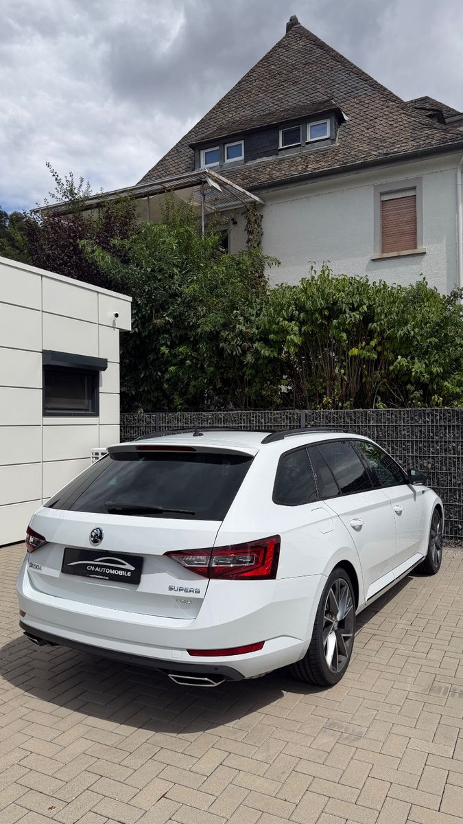 Skoda Superb Combi SportLine 4x4 DSG AHK Pano foto 3