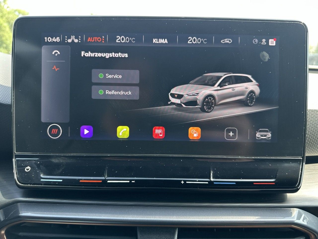 Fahrzeugabbildung CUPRA Leon Sportstourer 1.5 eTSI 150 PS DSG*AHK* - mit KI generiert/bearbeitet