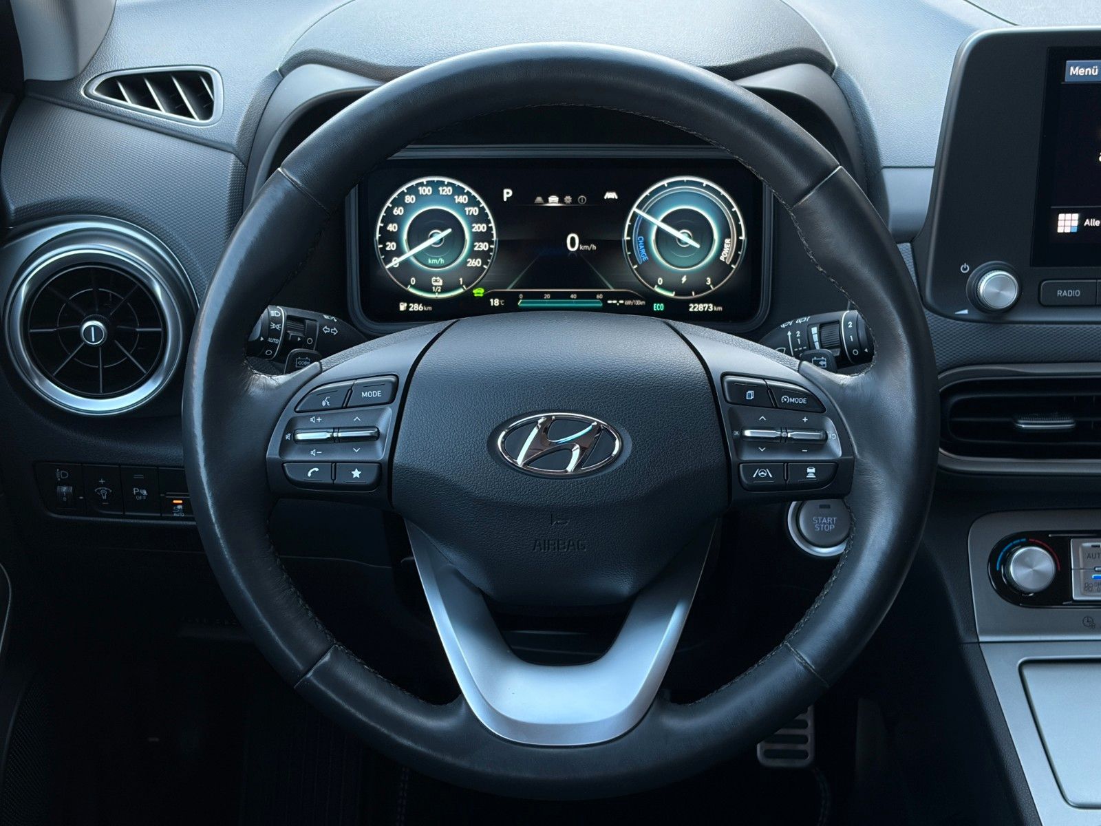 Fahrzeugabbildung Hyundai KONA E Select SHZ LHZ LKA LFA ACC CarPlay Navi
