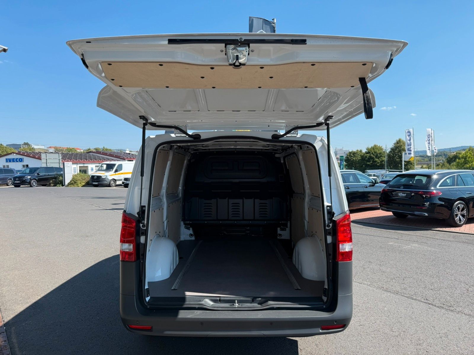 Fahrzeugabbildung Mercedes-Benz Vito 116 CDI 9G Klima Kamera SHZ