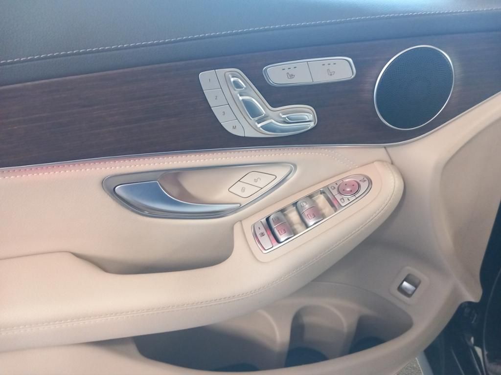 Fahrzeugabbildung Mercedes-Benz GLC 300 d 4MATIC Coupé AHK*HUD*Night-Paket*LED