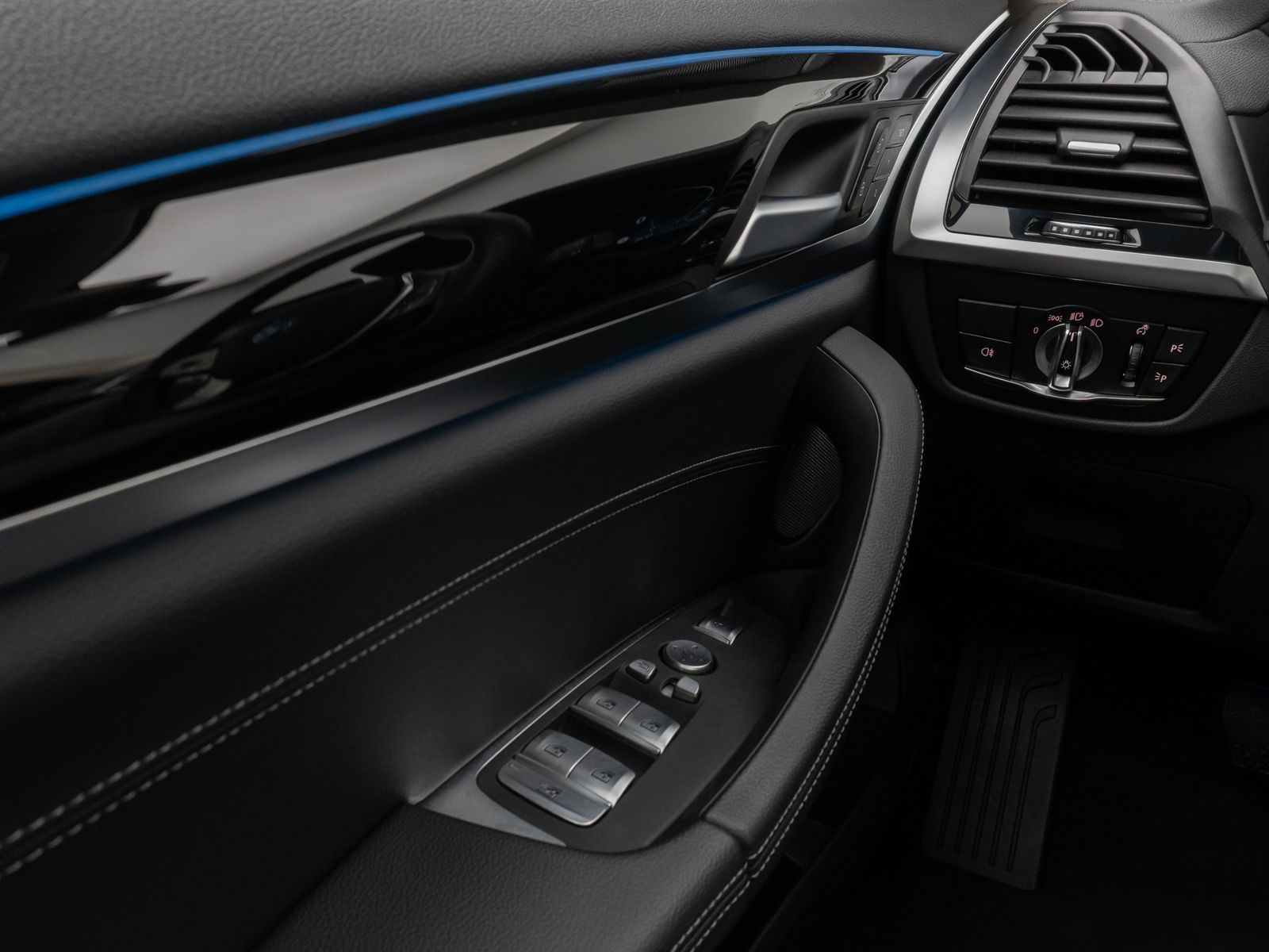 Fahrzeugabbildung BMW iX3 Impressive ACC DAB H/K 360° HUD Panorama 20"