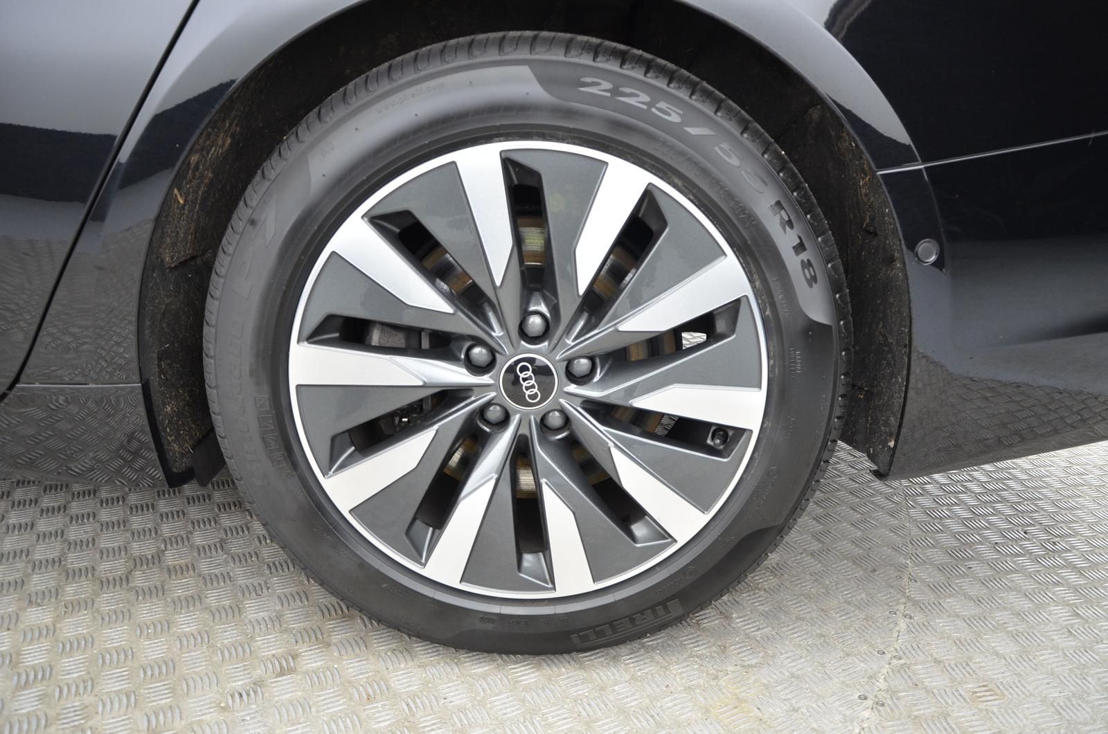 Fahrzeugabbildung Audi A6 Avant sport 45 TDI 180kW qu. B&O HDMatrix Nav