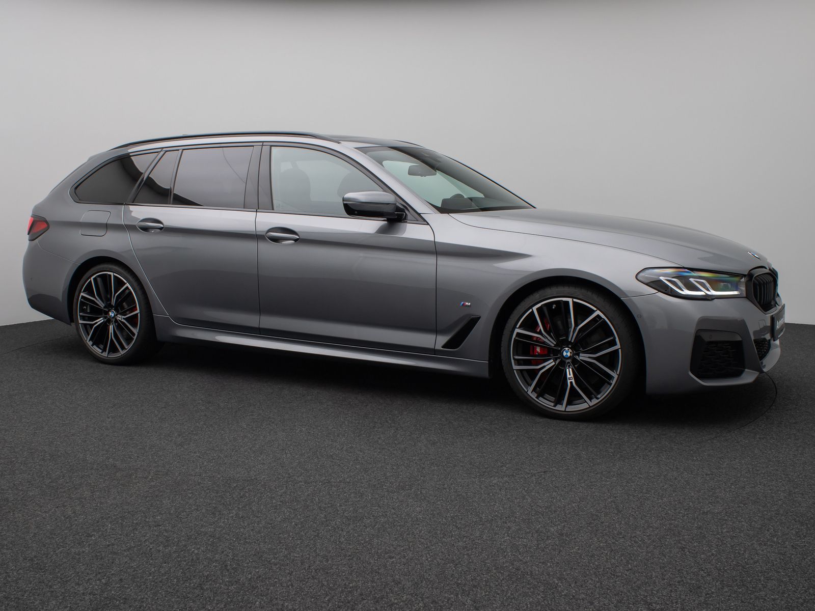 Fahrzeugabbildung BMW 530d M Sport Panorama 360°DAB H/K Komfort 20Zoll