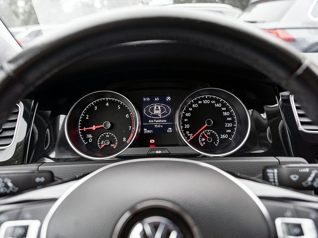 Fahrzeugabbildung Volkswagen Golf VII Variant 1.0 TSI United NAVI ACC SHZ PDC