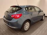 Opel Astra J Lim. 5-trg. Selection *PDC*ERST 48 TKM* - Opel Astra Gebrauchtwagen in Lübeck