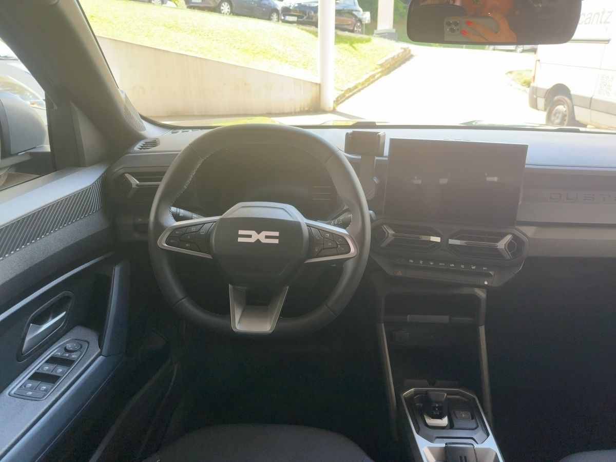 Fahrzeugabbildung Dacia Duster Journey Hybrid 140