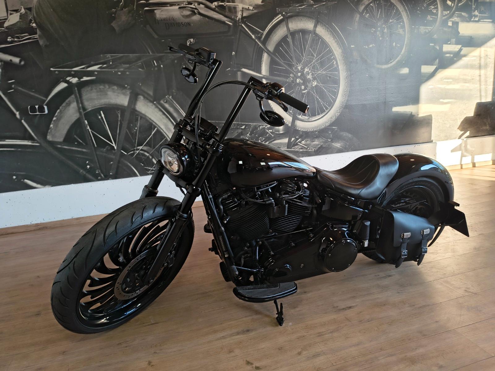 Harley-Davidson Street Bob CUSTOM