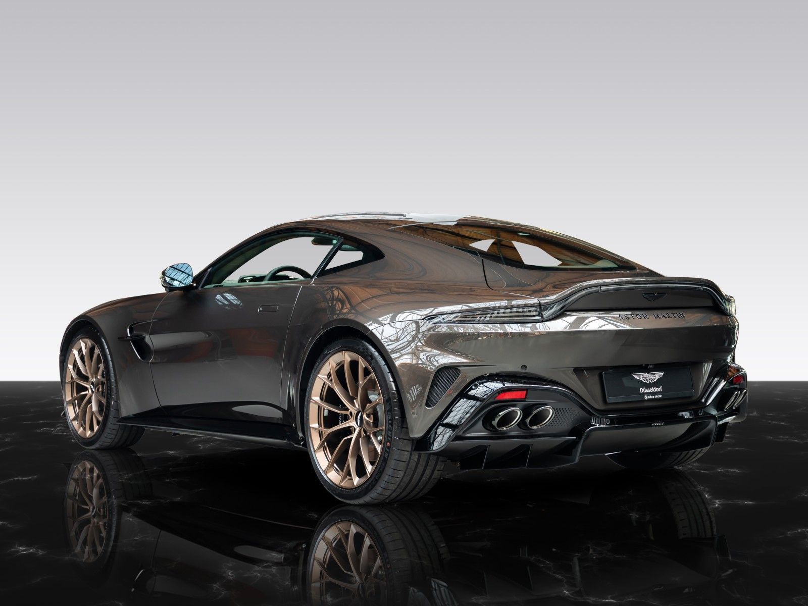 Aston Martin Vantage V8 | Q Paint | MY26 | 360 Degree Camera imagem 2