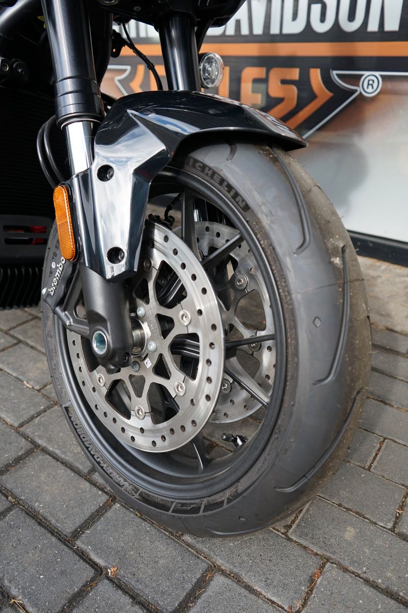 Fahrzeugabbildung Harley-Davidson Pan Am ST - Neufahrzeug - Supermoto - Vivid Blk