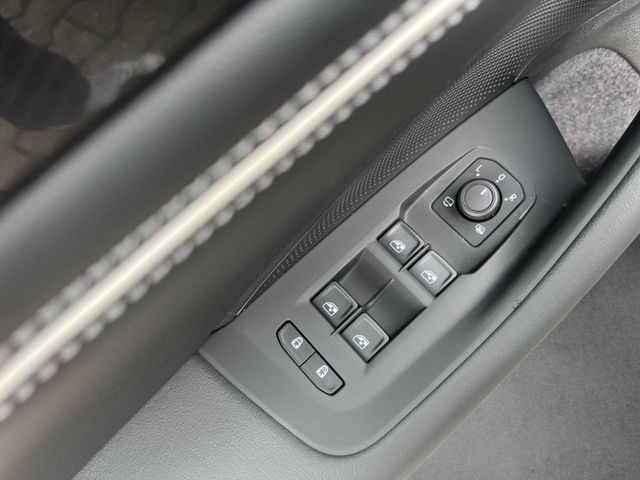 Passat Variant Business 1.5 eTSI DSG,IQ.DRIVE,AH