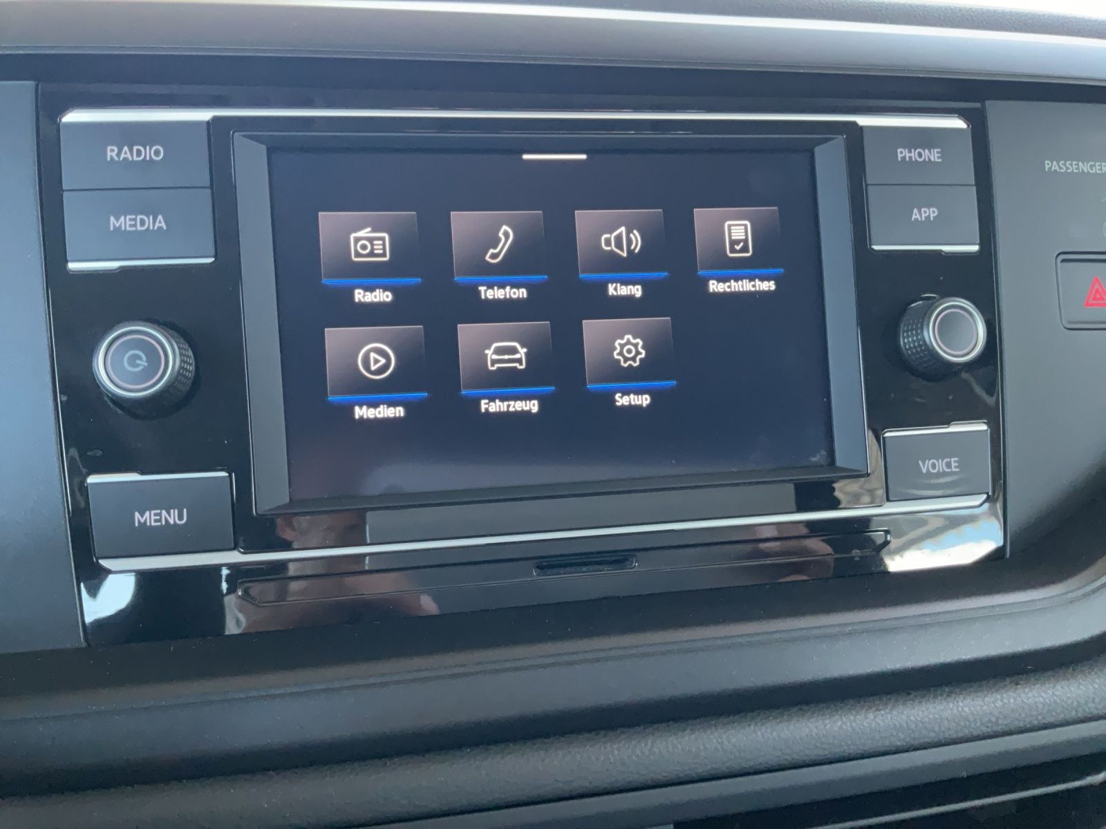 Fahrzeugabbildung Volkswagen Taigo TSI LED VC PDC GRA Lane Assist