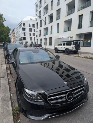 MERCEDES-BENZ E350 Avantgarde Widescreen 360° Pano Burmester