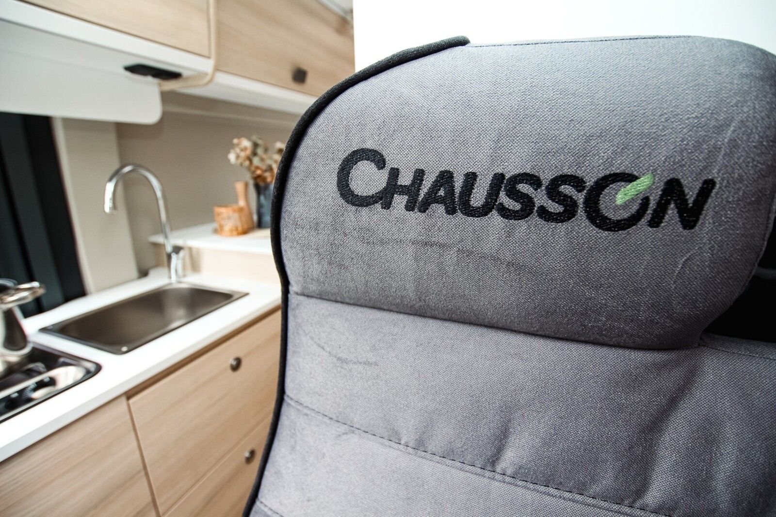 Fahrzeugabbildung Chausson Van First Line V594L Dörr Black-Edition exklusiv