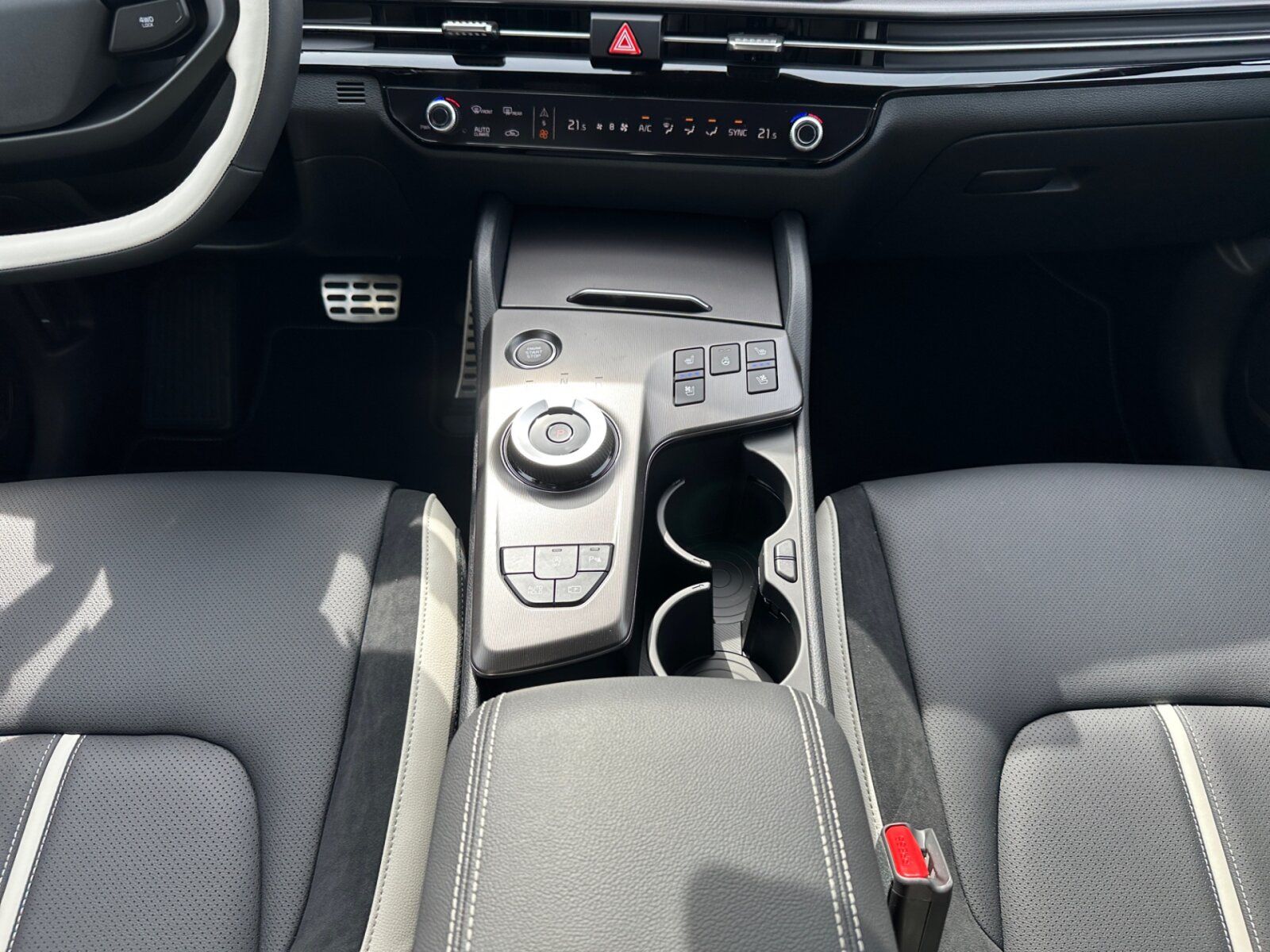 Fahrzeugabbildung Kia SPORTAGE GT Line 1.6T AWD DCT SD GD DRI SOUN LED