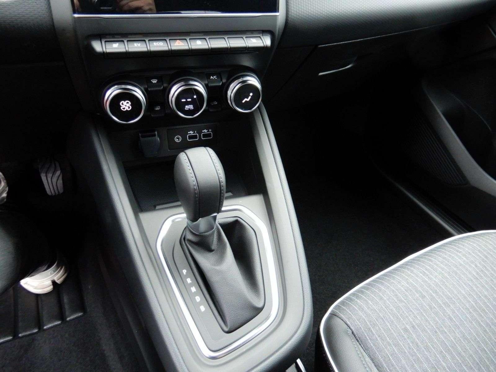 Fahrzeugabbildung Mitsubishi Colt MY25 1.6 Benziner Hybrid SELECT Auto LED