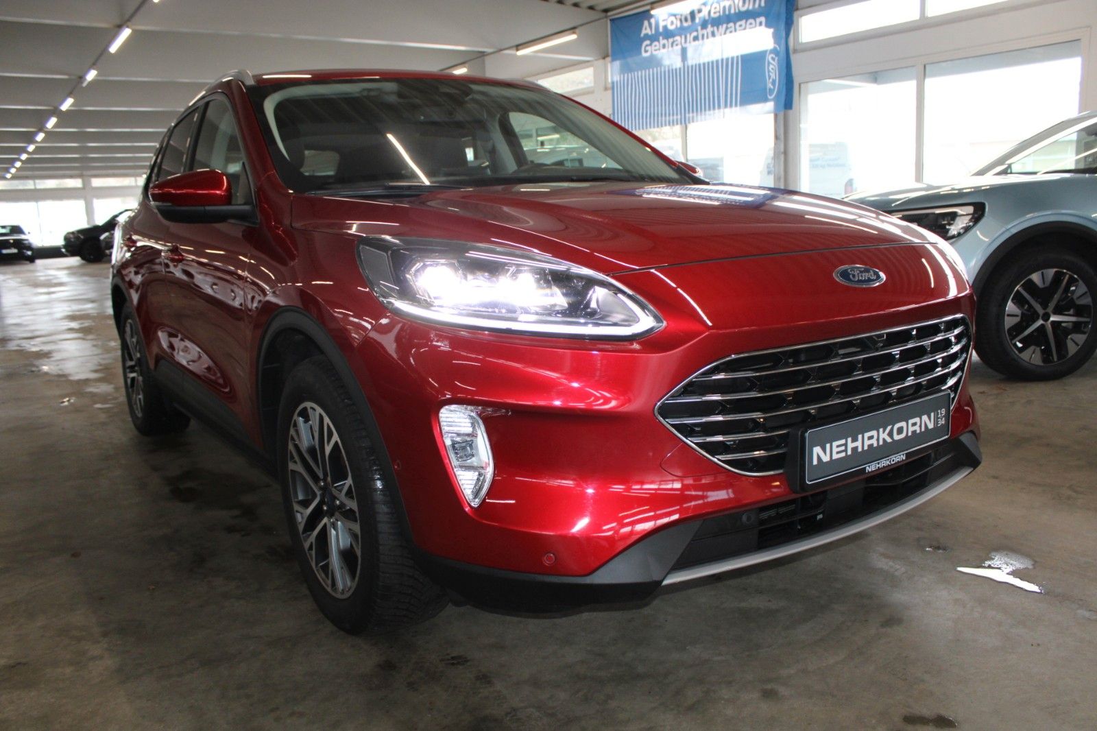 Fahrzeugabbildung Ford Kuga PHEV Titanium X ACC AHK HUD LED Cam WinterP