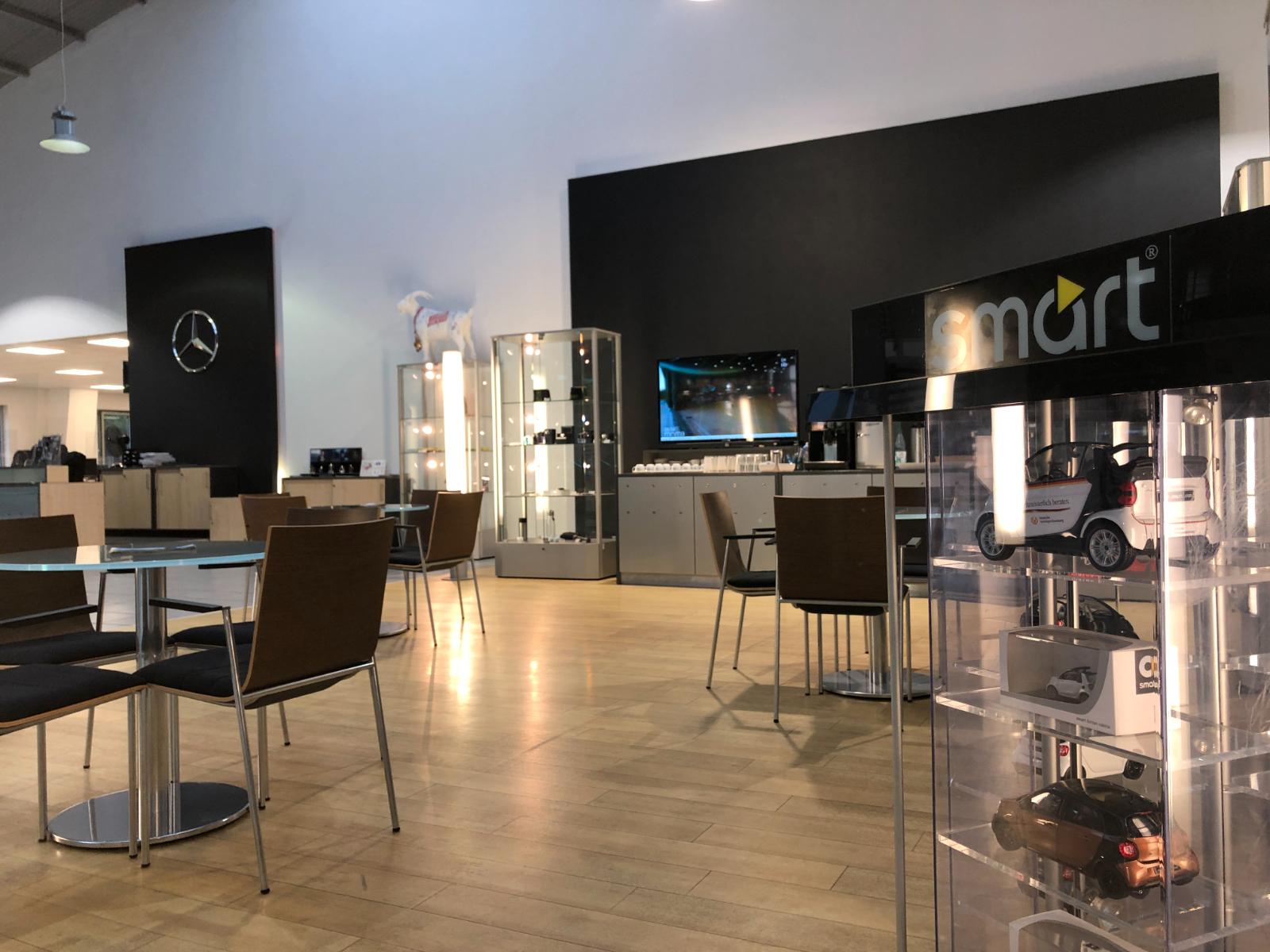 showroom-image-top