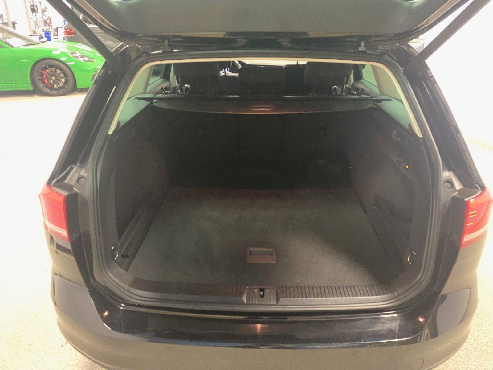 Fahrzeugabbildung Volkswagen Passat Variant 1.5 TSI OPF DSG Comfortline+NAVI+