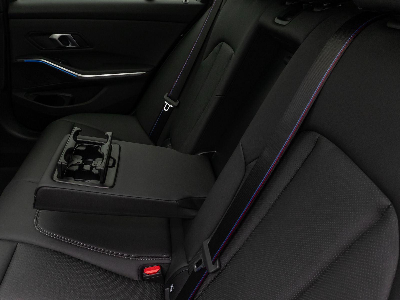 Fahrzeugabbildung BMW 320i M SportPro Panorama Kamera DAB HiFi Stop&Go